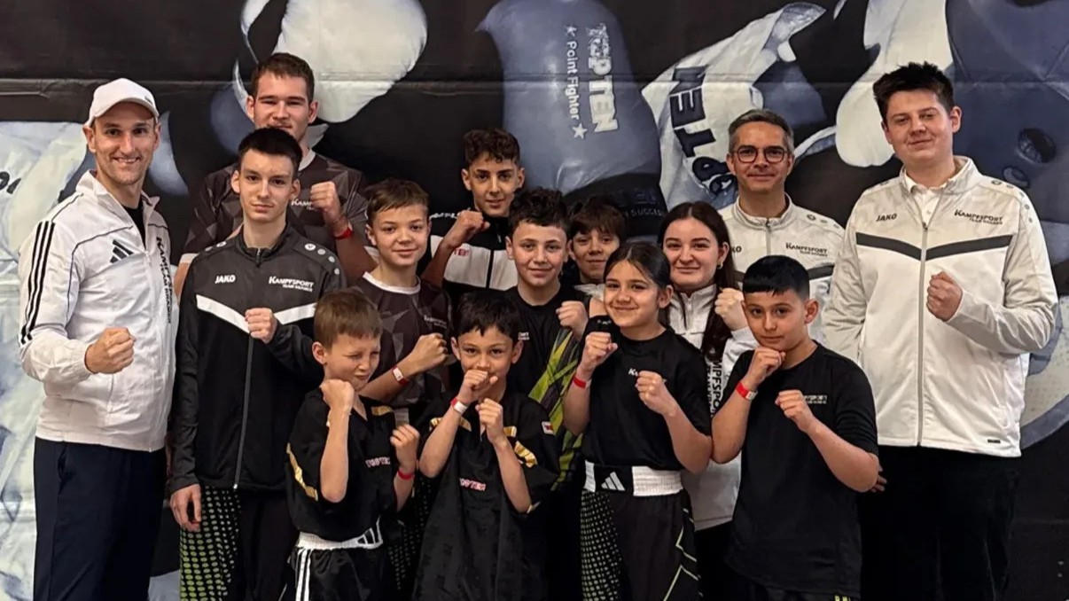 Waldkraiburger Kickboxer räumen bei Bayerischer Meisterschaft ab